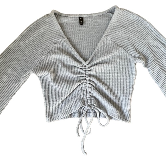 ZAFUL LIGHT BLUE WAFFLE KNIT LONG SLEEVE CROP TOP WITH TIE AND PUFF SLEEVES - Picture 3 of 8